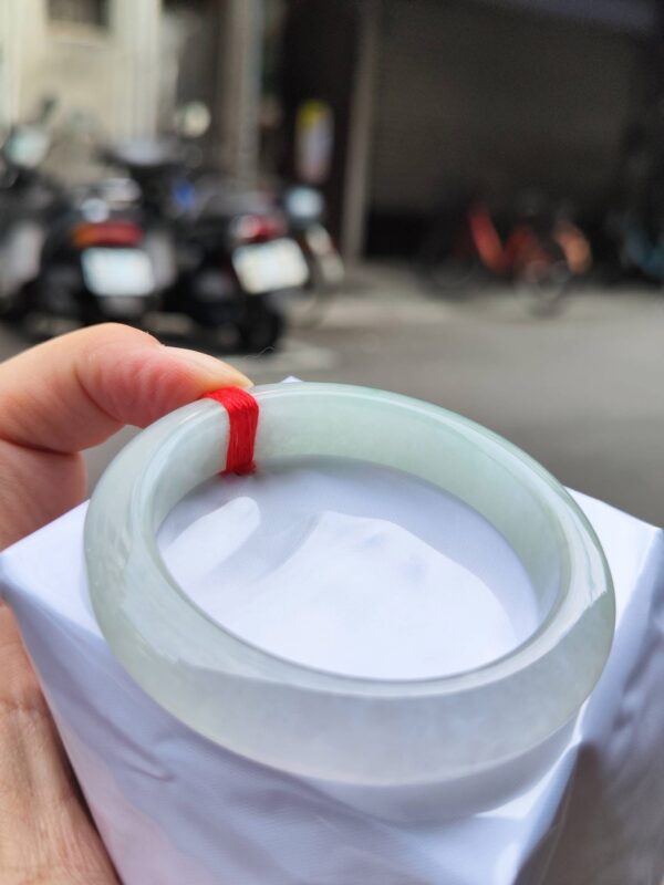 🌸  冰種飄綠絲正圈厚庄手鐲  天然緬甸玉A貨 🌸