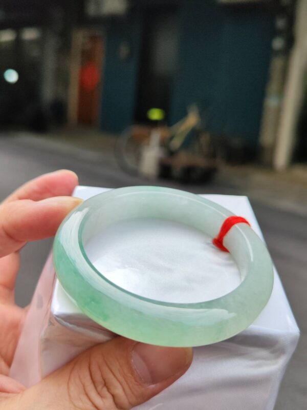 🌸  冰種飄綠正圈手鐲  天然緬甸玉A貨 🌸