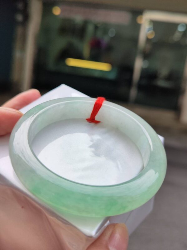 🌸  冰種飄綠正圈手鐲  天然緬甸玉A貨 🌸