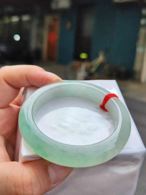 🌸  冰種飄綠正圈手鐲  天然緬甸玉A貨 🌸