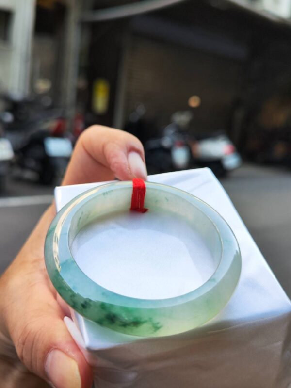 img_9330-2 🌸 冰種飄綠正圈手鐲 天然緬花甸玉A貨 🌸