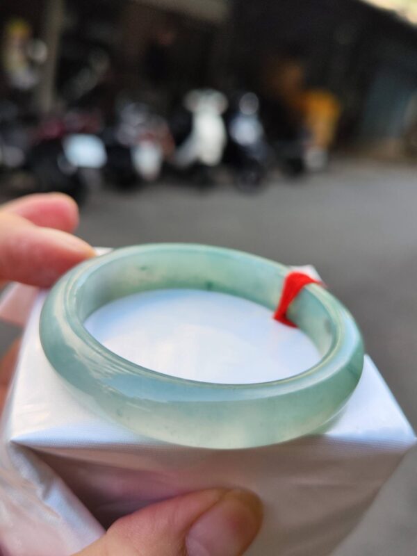 img_9380 🌸 冰玻微起光正圈手鐲 天然緬甸玉A貨 🌸