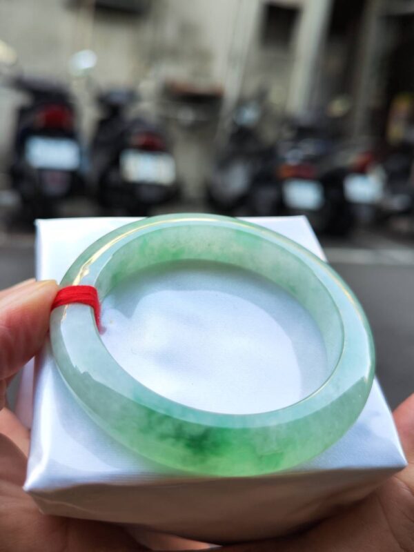 🌸  冰種飄陽綠正圈厚庄手鐲  天然緬甸玉A貨 🌸