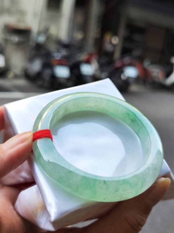 🌸  冰種飄陽綠正圈厚庄手鐲  天然緬甸玉A貨 🌸