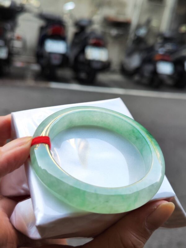 🌸  冰種飄陽綠正圈厚庄手鐲  天然緬甸玉A貨 🌸