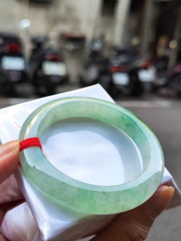 🌸  冰種飄陽綠正圈厚庄手鐲  天然緬甸玉A貨 🌸