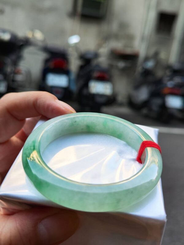 🌸  冰種飄陽綠正圈厚庄手鐲  天然緬甸玉A貨 🌸