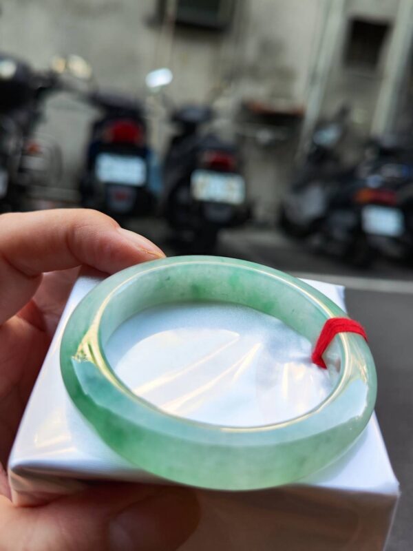 🌸  冰種飄陽綠正圈厚庄手鐲  天然緬甸玉A貨 🌸