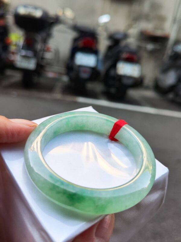 🌸  冰種飄陽綠正圈厚庄手鐲  天然緬甸玉A貨 🌸