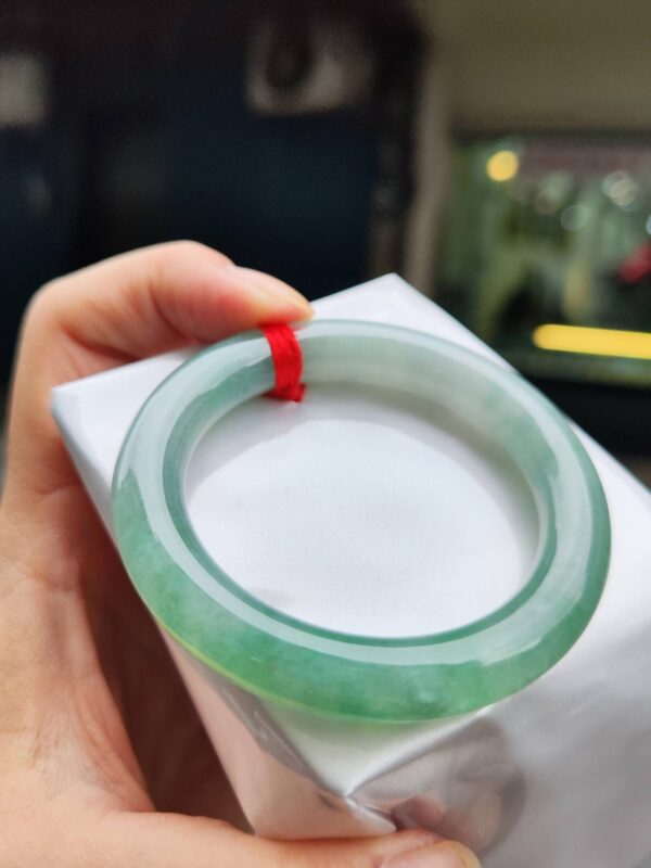 🌸  冰種飄綠正圈圓骨手鐲  天然緬甸玉A貨 🌸