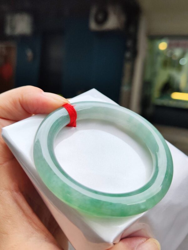 🌸  冰種飄綠正圈圓骨手鐲  天然緬甸玉A貨 🌸