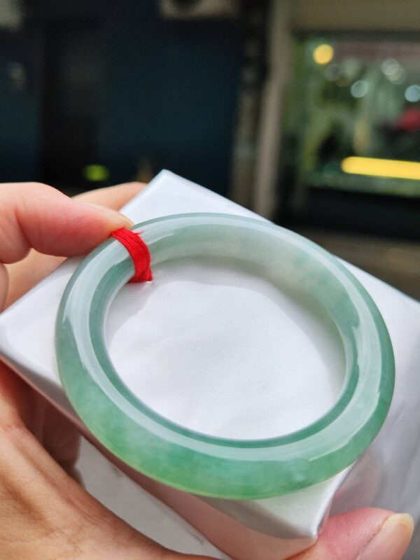 🌸  冰種飄綠正圈圓骨手鐲  天然緬甸玉A貨 🌸