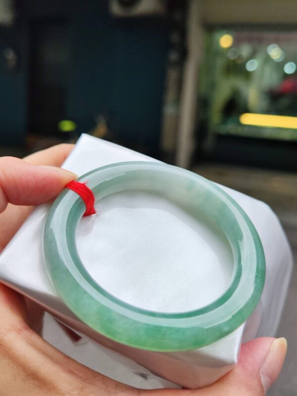 🌸  冰種飄綠正圈圓骨手鐲  天然緬甸玉A貨 🌸