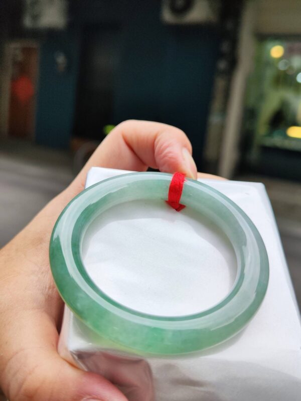 🌸  冰種飄綠正圈圓骨手鐲  天然緬甸玉A貨 🌸