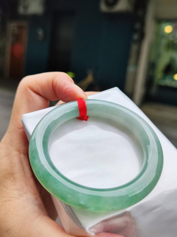 🌸  冰種飄綠正圈圓骨手鐲  天然緬甸玉A貨 🌸