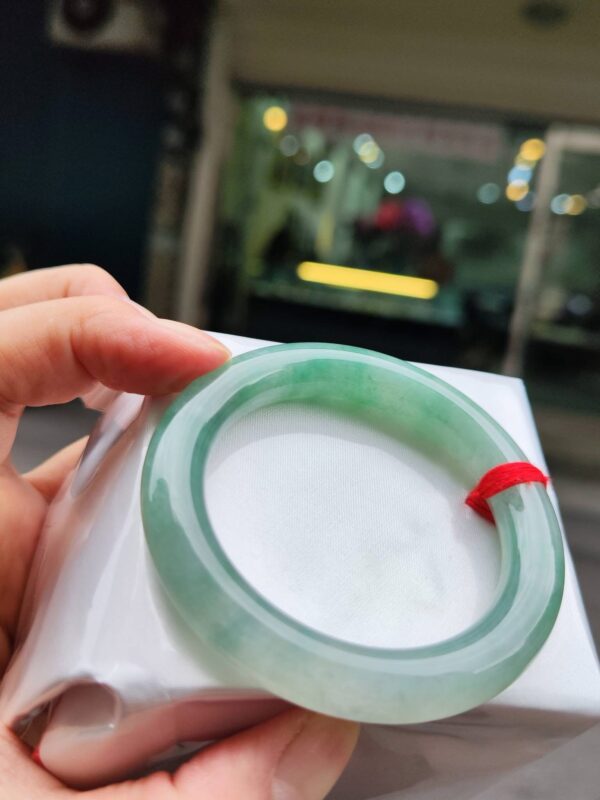 🌸  冰種飄綠正圈圓骨手鐲  天然緬甸玉A貨 🌸