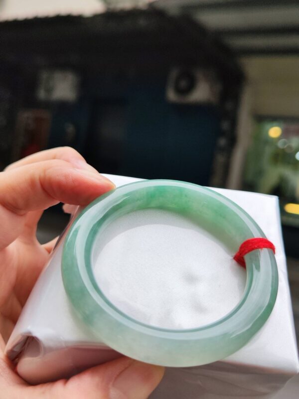 🌸  冰種飄綠正圈圓骨手鐲  天然緬甸玉A貨 🌸