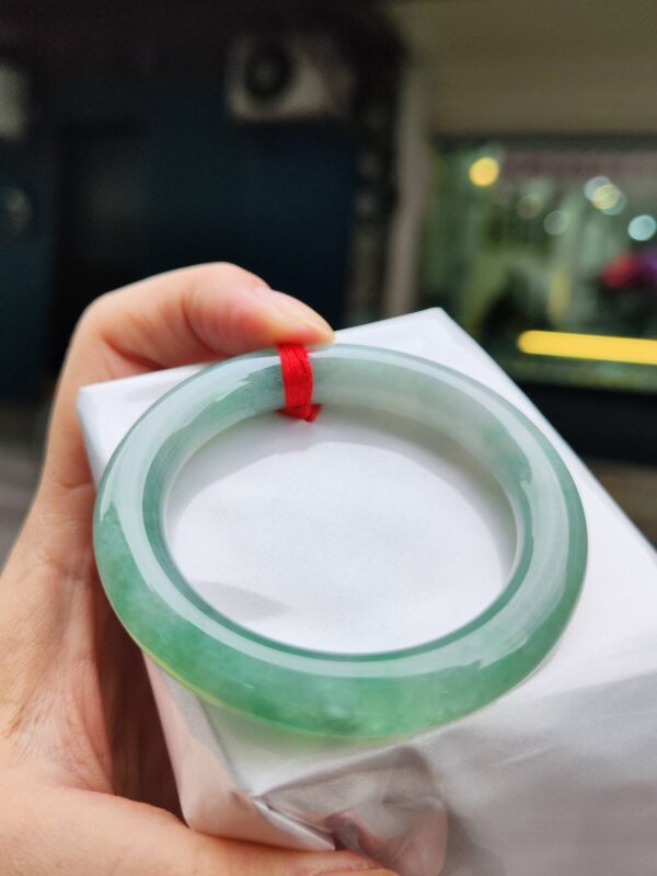 🌸  冰種飄綠正圈圓骨手鐲  天然緬甸玉A貨 🌸