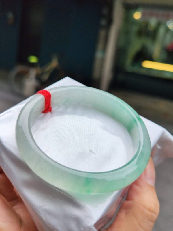 🌸  冰種飄綠正圈手鐲  天然緬甸玉A貨 🌸