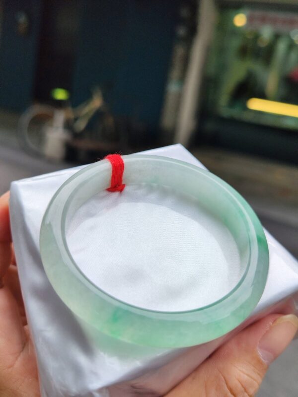 🌸  冰種飄綠正圈手鐲  天然緬甸玉A貨 🌸