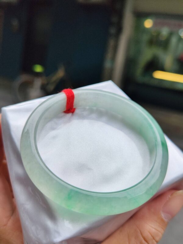 🌸  冰種飄綠正圈手鐲  天然緬甸玉A貨 🌸