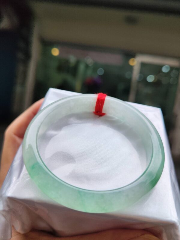 🌸  冰種飄綠正圈手鐲  天然緬甸玉A貨 🌸