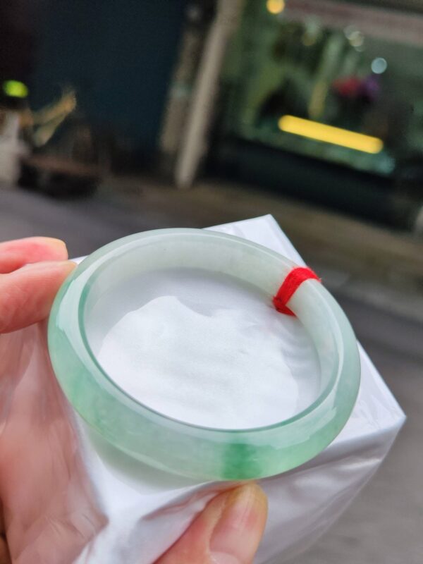 🌸  冰種飄綠正圈手鐲  天然緬甸玉A貨 🌸