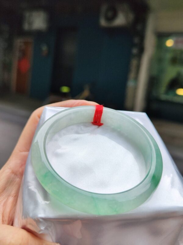 🌸  冰種飄綠正圈手鐲  天然緬甸玉A貨 🌸