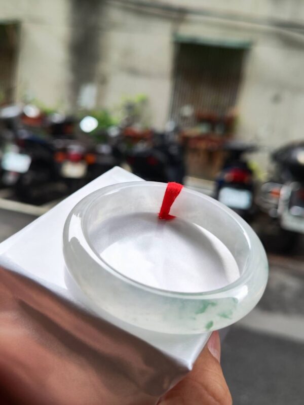 🌸  冰玻璃種飄綠花正圈手鐲  天然緬甸玉A貨 🌸