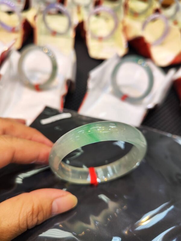 ✨ 木拿場口 頂級放光玻璃種 飄陽綠 正圈手鐲