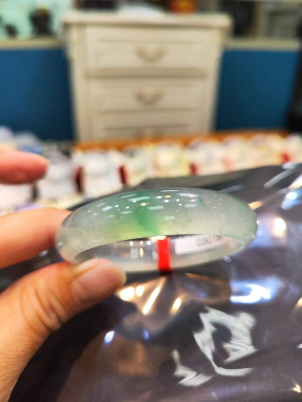 ✨ 木拿場口 頂級放光玻璃種 飄陽綠 正圈手鐲