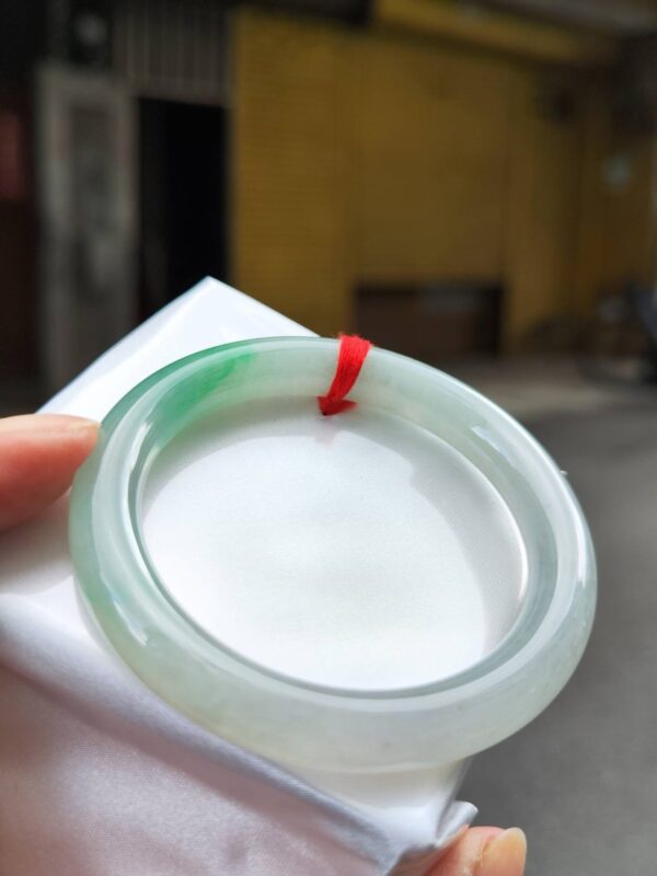 🌸 冰種飄陽綠正圈圓骨手鐲  天然緬甸玉A貨 🌸