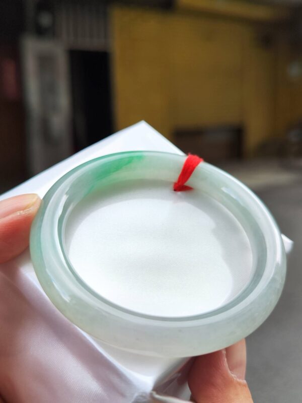 🌸 冰種飄陽綠正圈圓骨手鐲  天然緬甸玉A貨 🌸