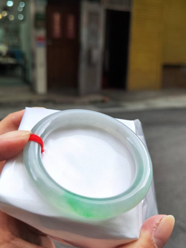 🌸 冰種飄陽綠正圈圓骨手鐲  天然緬甸玉A貨 🌸