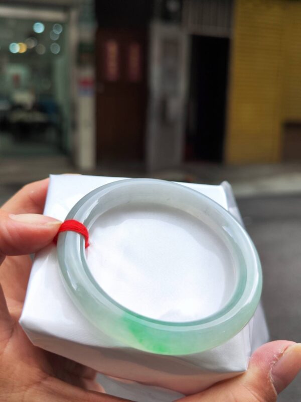 🌸 冰種飄陽綠正圈圓骨手鐲  天然緬甸玉A貨 🌸