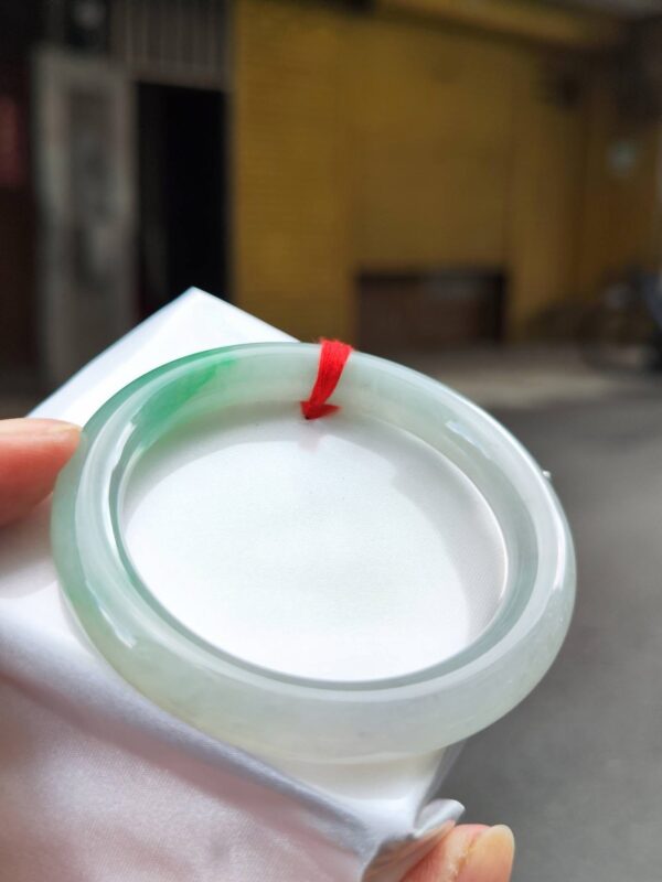 🌸 冰種飄陽綠正圈圓骨手鐲  天然緬甸玉A貨 🌸