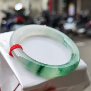 ✨ 木拿場口 頂級放光玻璃種圓骨飄綠花 正圈厚庄手鐲