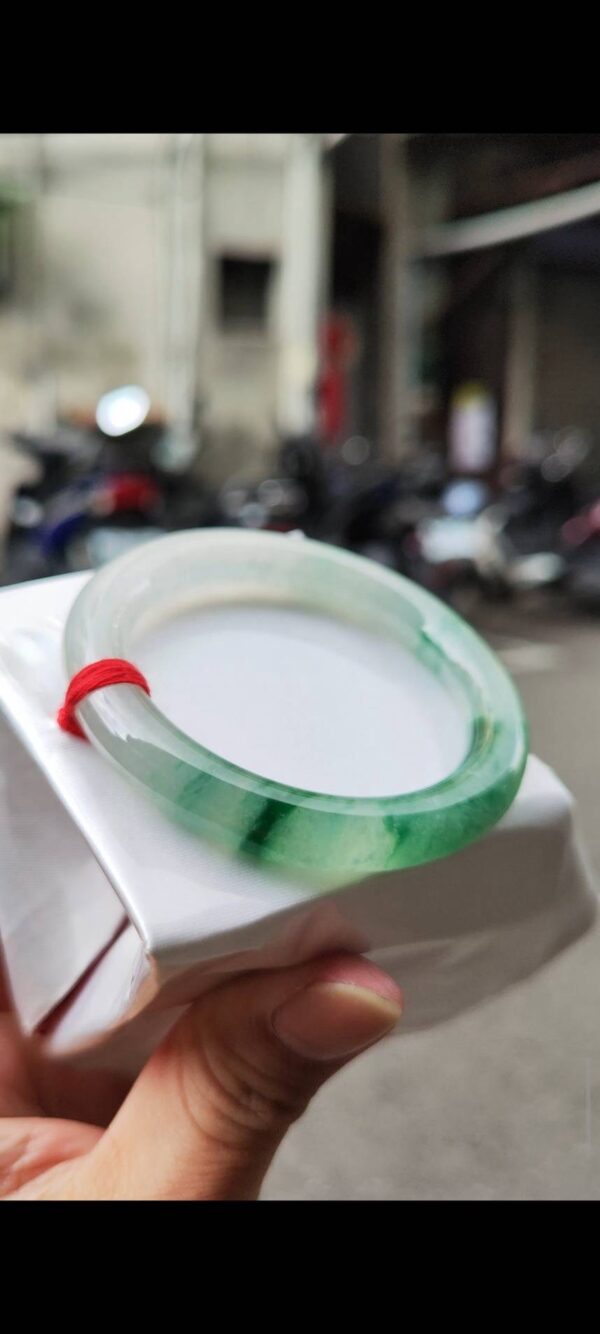 ✨ 木拿場口 頂級放光玻璃種圓骨飄綠花 正圈厚庄手鐲