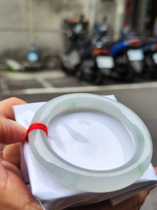 💚 天然緬甸玉A貨 ✨冰種圓骨飄綠花 正圈手鐲