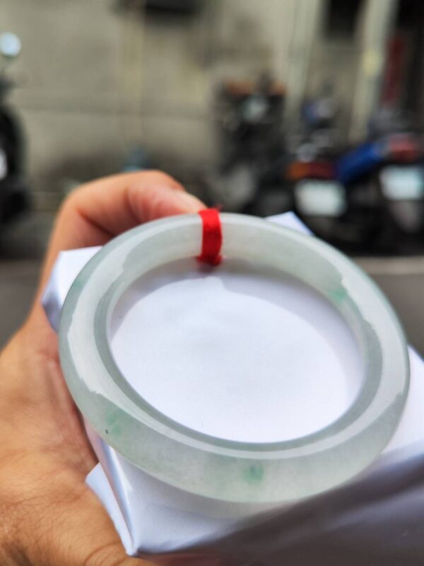 💚 天然緬甸玉A貨 ✨冰種圓骨飄綠花 正圈手鐲