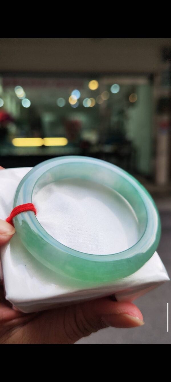 ✨  冰種飄陽綠 正圈厚庄手鐲                             💚 天然緬甸玉A貨