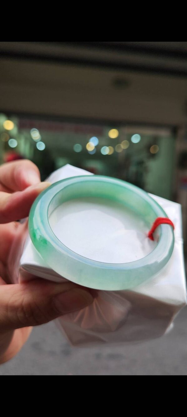 ✨  冰種飄陽綠 正圈厚庄手鐲                             💚 天然緬甸玉A貨