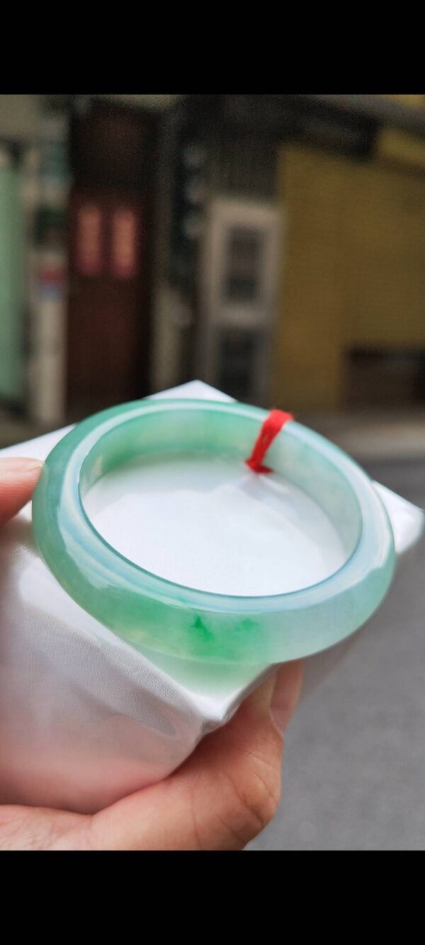 ✨  冰種飄陽綠 正圈厚庄手鐲                             💚 天然緬甸玉A貨