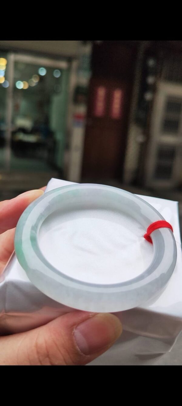 ✨   冰種圓骨飄綠花 正圈手鐲                            💚 天然緬甸玉A貨