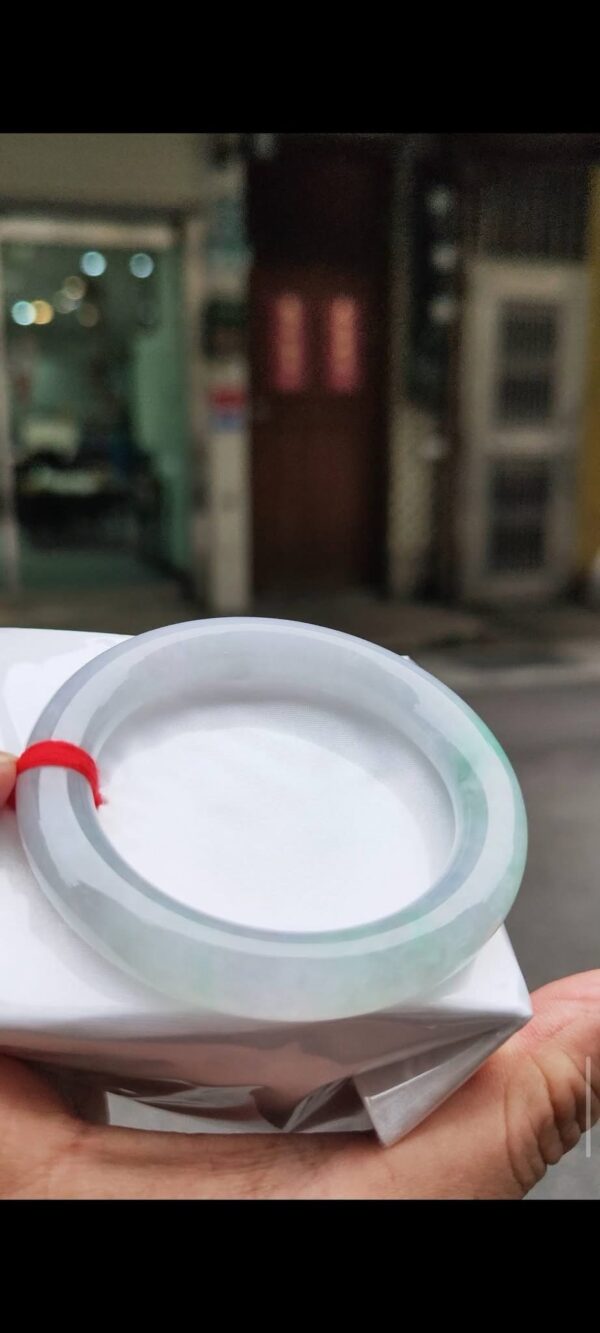 ✨   冰種圓骨飄綠花 正圈手鐲                            💚 天然緬甸玉A貨
