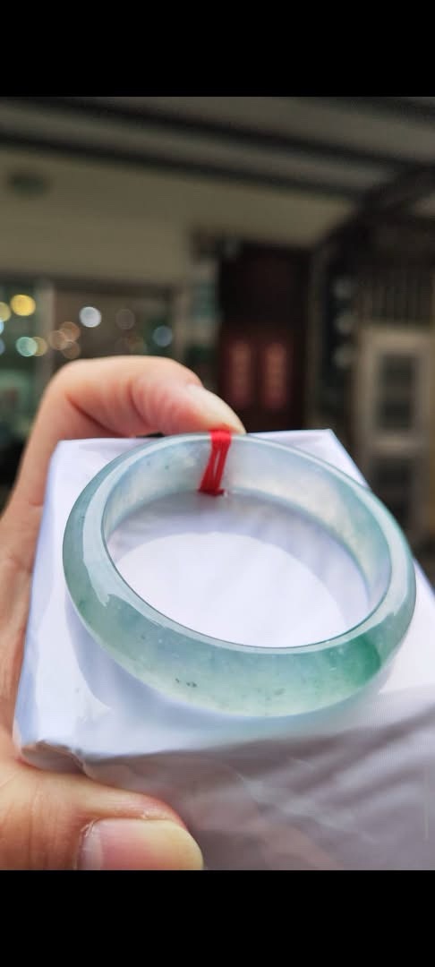 ✨ 木拿場口 頂級放光玻璃種飄綠花 正圈寬版手鐲