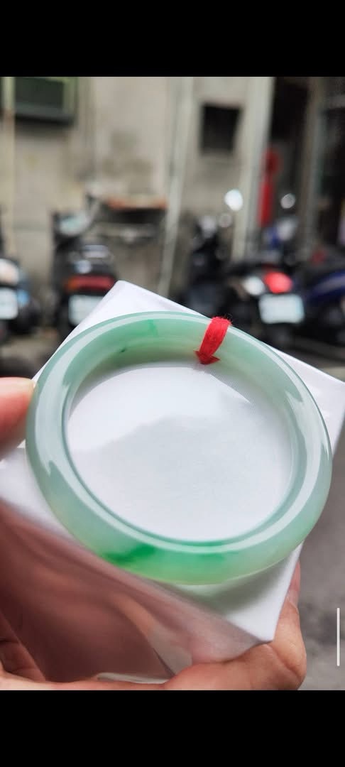 img_6733-2 ✨ 冰種圓骨飄陽綠 正圈手鐲
💚 天然緬甸玉A貨