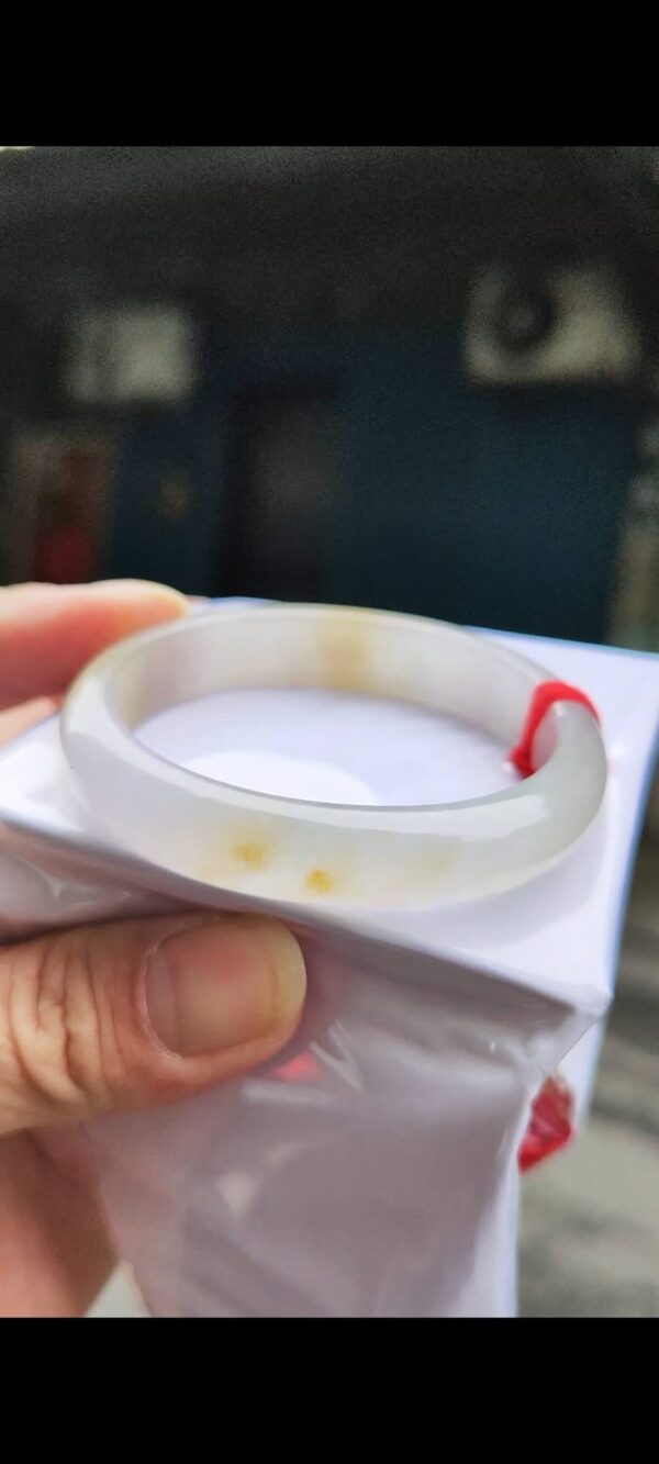 ✨  冰種飄蜜黃 貴妃鐲

💚 天然緬甸玉A貨