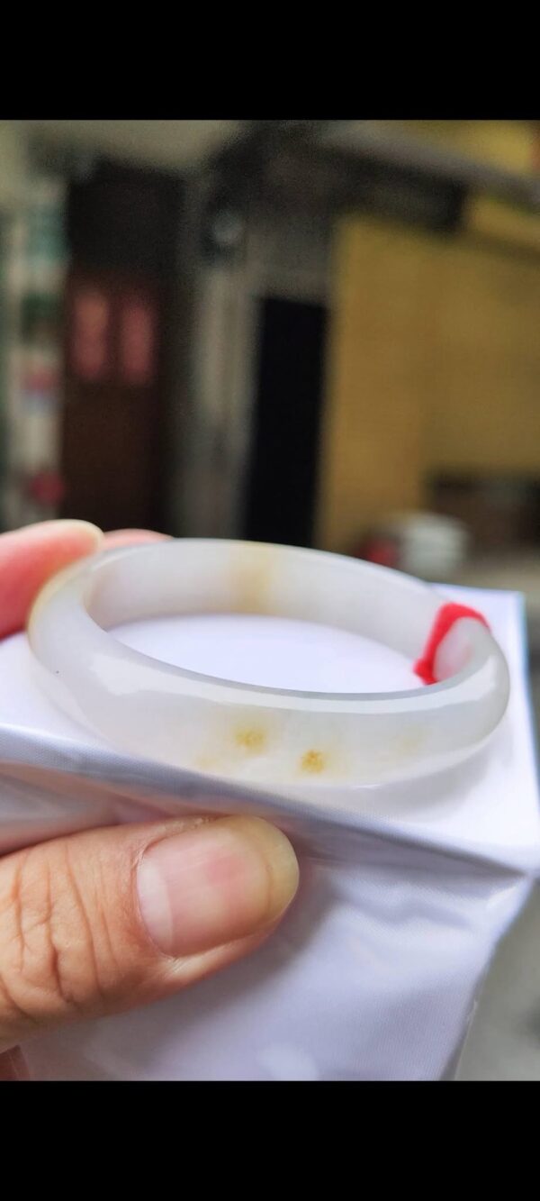 ✨  冰種飄蜜黃 貴妃鐲

💚 天然緬甸玉A貨