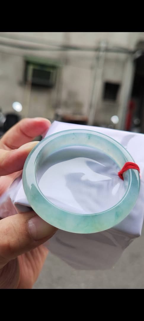 img_6770 ✨ 冰種藍水飄花 正圈手鐲
💚 天然緬甸玉A貨